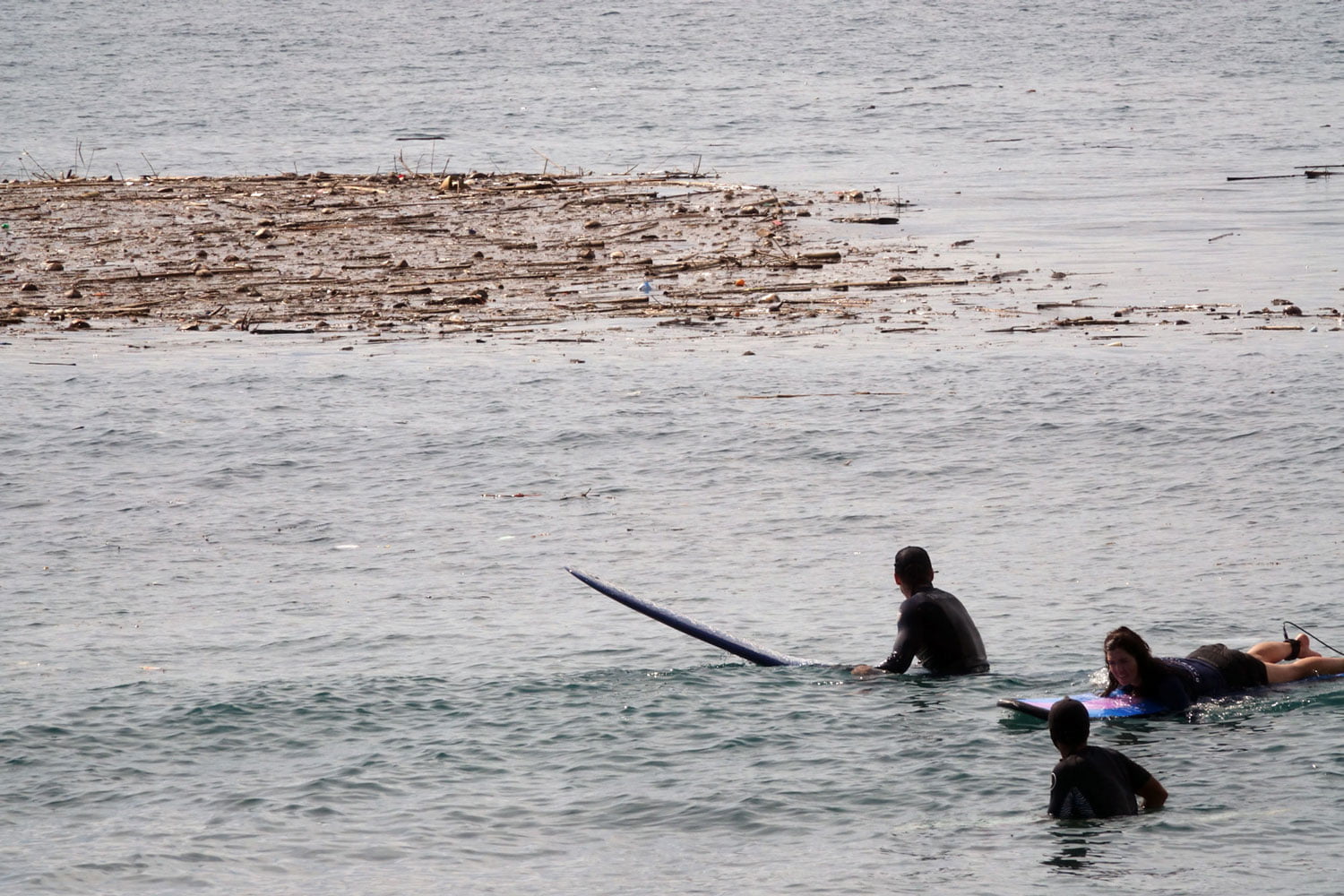 fighting trash and the plastic soup whilst surfing