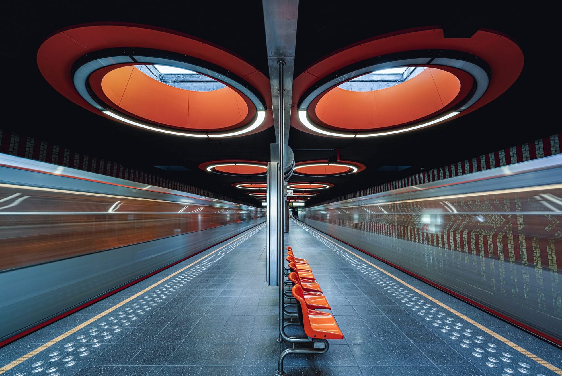 Subway Gallery Metro Station Bruxelles Pannenhuis